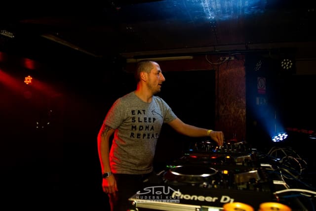 Fotografie z akce: Beats for Love X-Mas w/ Lucca & Chris Sadler