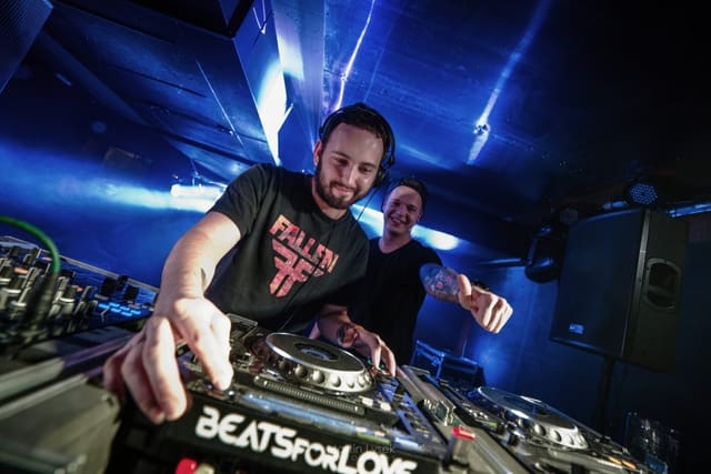 Fotografie z akce: No!se w/ Tantrum Desire (UK)