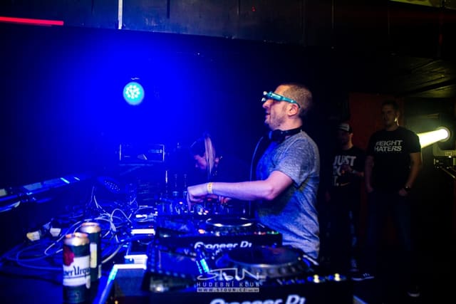 Fotografie z akce: Beats for Love X-Mas w/ Lucca & Chris Sadler