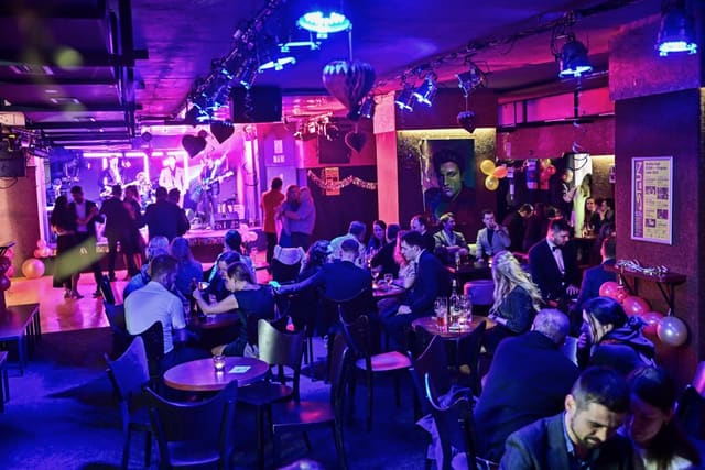 Fotografie z akce: Narozeninový ples - 29 let