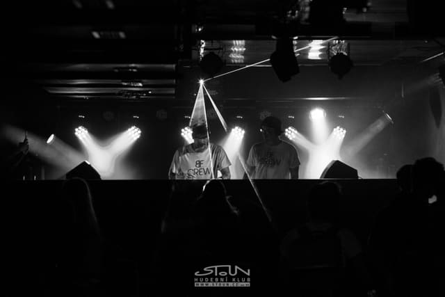Fotografie z akce: No!se w/ Hrr.nec & Mc Vaant