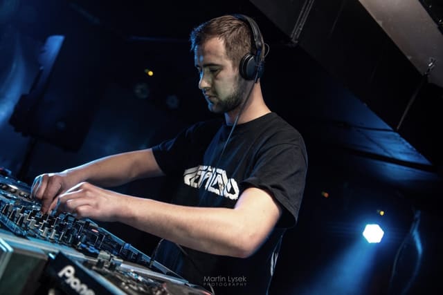 Fotografie z akce: NO!SE w/ FORBIDDEN SOCIETY