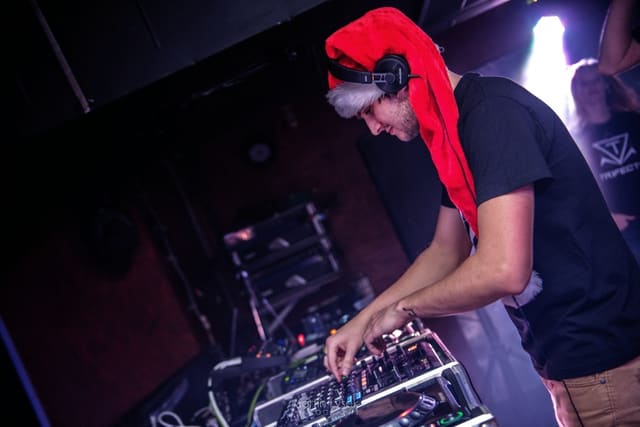 Fotografie z akce: Resonance 2 w/ Nemesys & Rob Nash