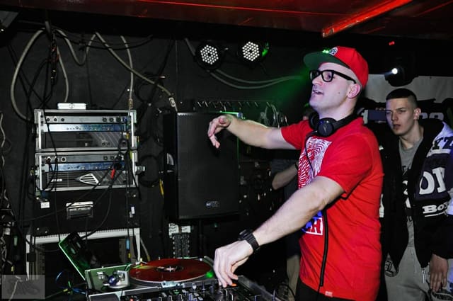 Fotografie z akce: NAROZENINOVÁ PARTY - DJ WICH