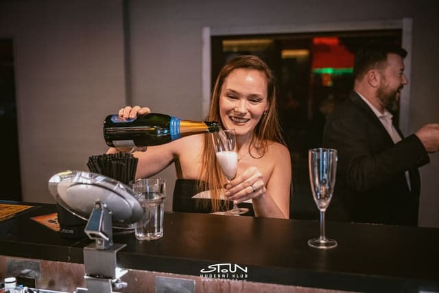 Fotografie z akce: Narozeninový ples STOUNu - 31 let