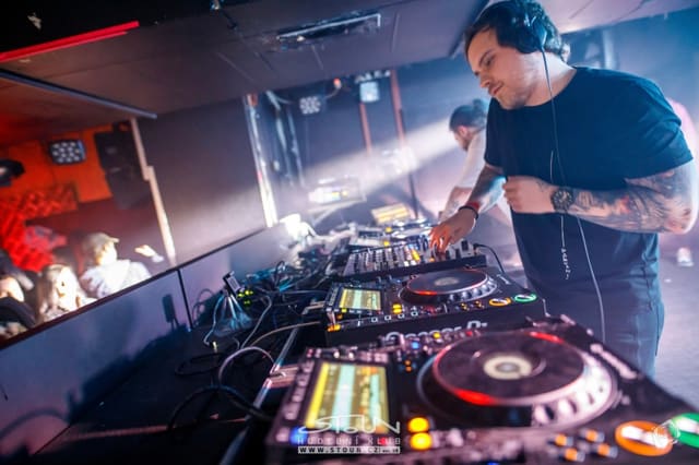 Fotografie z akce: Gunfingers pres. Lock'n'Load w/ ZIGI SC