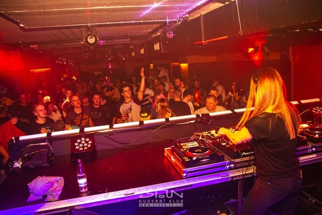 Fotografie z akce: Beats for Love X-Mas w/ Lucca & Chris Sadler