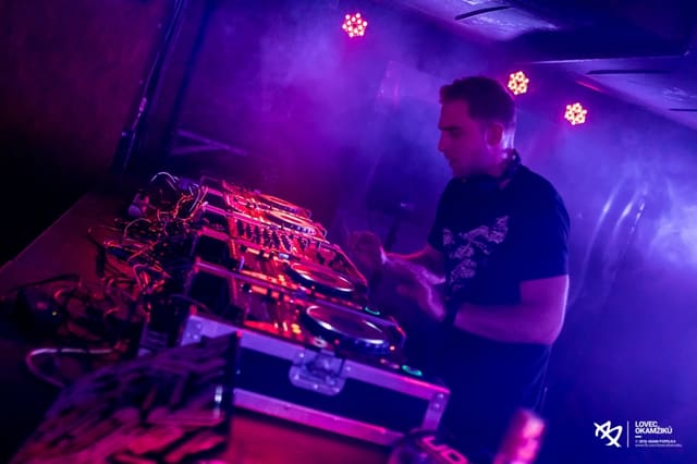 Fotografie z akce: NO!SE w/ MIND VORTEX (UK)