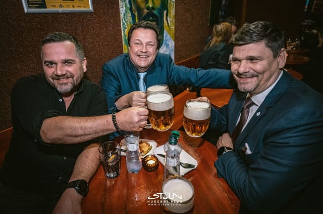Fotografie z akce: Narozeninový ples STOUNu - 31 let