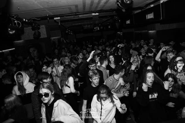 Fotografie z akce: Bass Invasion - carnival edition