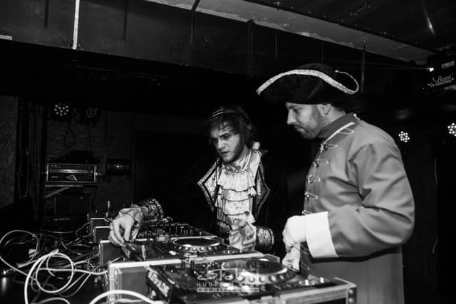 Fotografie z akce: Bass Invasion - carnival edition