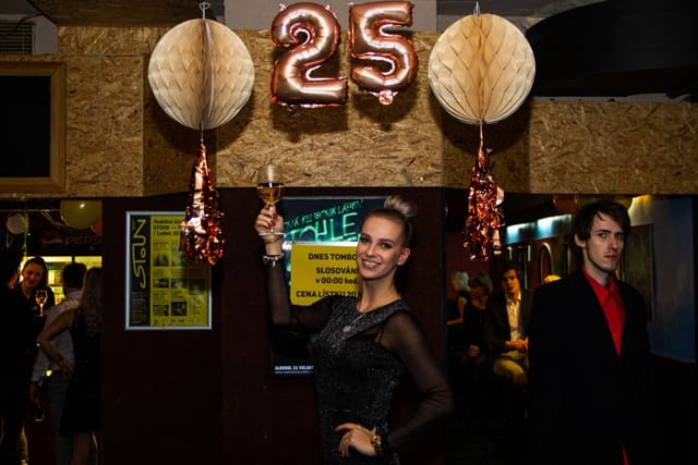 Fotografie z akce: Narozeninový ples Stounu - 25 let