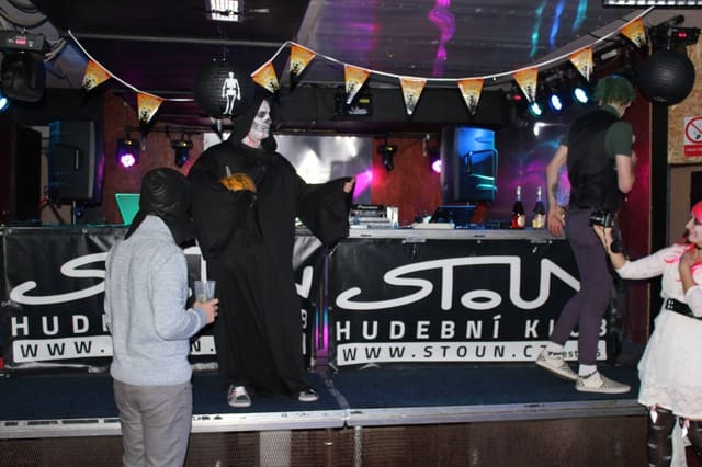 Fotografie z akce: HALLOWEEN GOODWILL PARTY