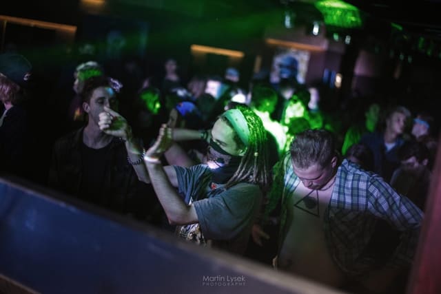 Fotografie z akce: No!se w/ Tantrum Desire (UK)
