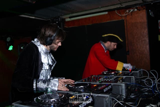 Fotografie z akce: Bass Invasion - carnival edition