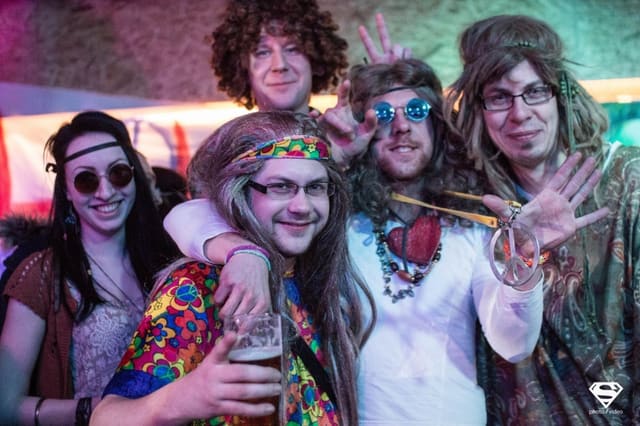 Fotografie z akce: NAROZENINOVÝ PLES - 21 LET - HIPPIE STYL