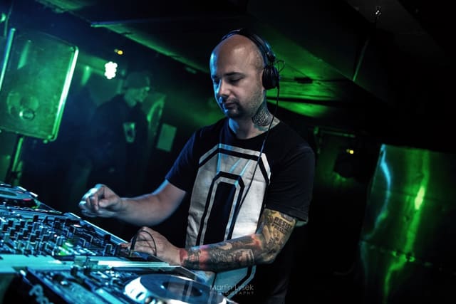 Fotografie z akce: NO!SE w/ FORBIDDEN SOCIETY