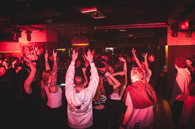 Fotografie z akce: Last Invasion 360 w/ Dj Pixie