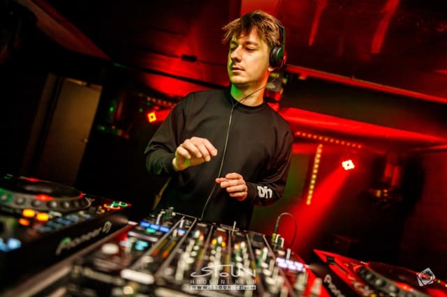 Fotografie z akce: Gunfingers pres. Lock'n'Load w/ ZIGI SC