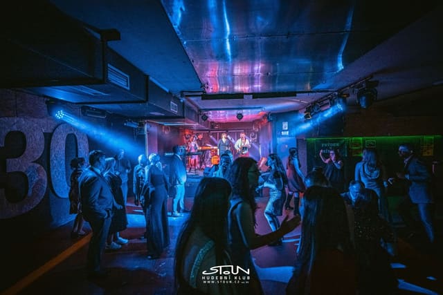 Fotografie z akce: Narozeninový ples STOUNu - 31 let