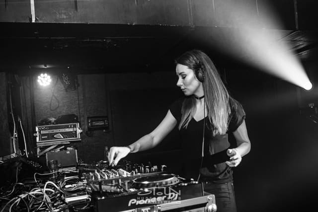 Fotografie z akce: Beats for Love X-Mas w/ Lucca & Chris Sadler