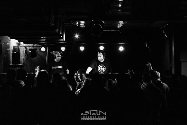 Fotografie z akce: Bass Invasion - carnival edition