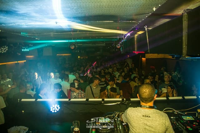 Fotografie z akce: Beats for Love X-Mas w/ Lucca & Chris Sadler
