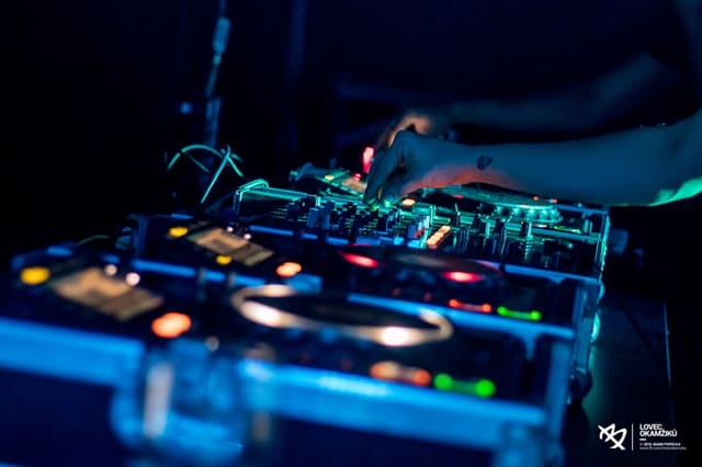 Fotografie z akce: NO!SE w/ MIND VORTEX (UK)