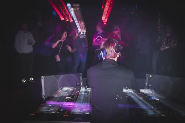 Fotografie z akce: Last Invasion 360 w/ Dj Pixie