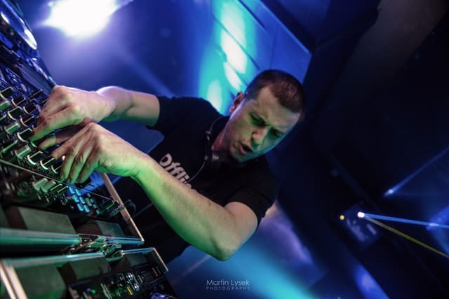 Fotografie z akce: No!se w/ Dj Pixie