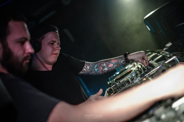 Fotografie z akce: No!se w/ Tantrum Desire (UK)