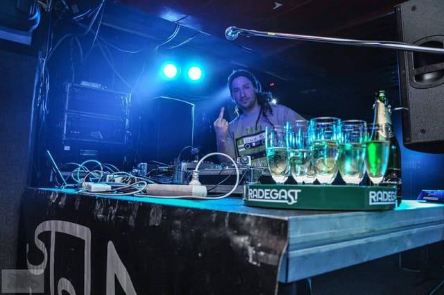 Fotografie z akce: NAROZENINOVÁ PARTY - DJ WICH