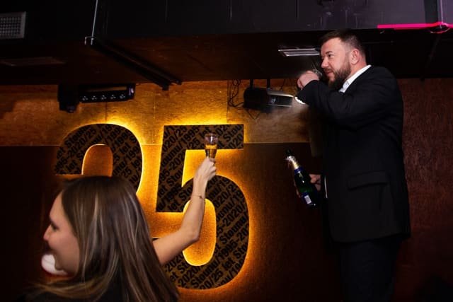 Fotografie z akce: Narozeninový ples Stounu - 25 let