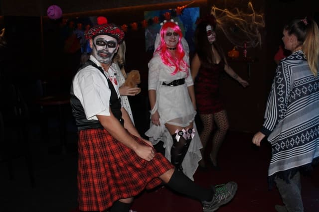 Fotografie z akce: HALLOWEEN GOODWILL PARTY