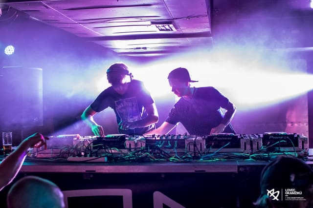 Fotografie z akce: NO!SE w/ MIND VORTEX (UK)