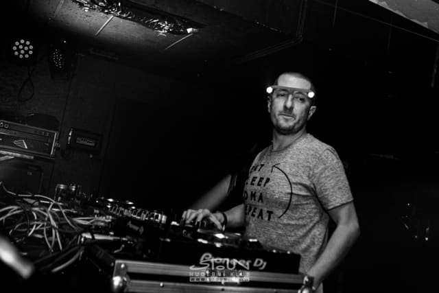 Fotografie z akce: Beats for Love X-Mas w/ Lucca & Chris Sadler