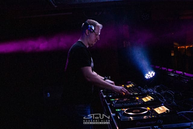 Fotografie z akce: Beats for Love X-Mas w/ Lucca & Chris Sadler
