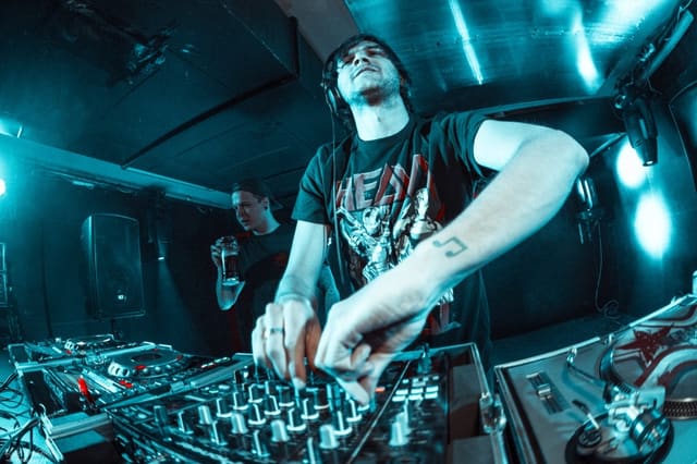 Fotografie z akce: Bass Invasion - Trident Festival Warm Up