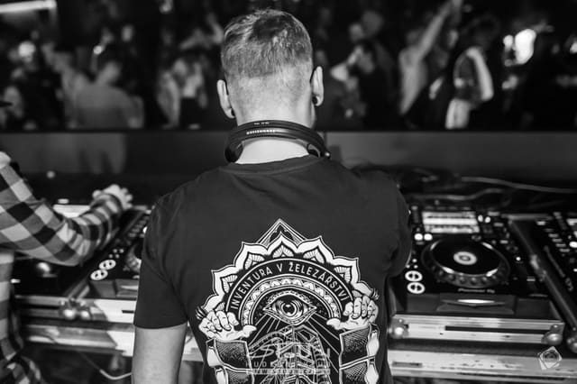 Fotografie z akce: Gunfingers pres. Lock'n'Load w/ ZIGI SC