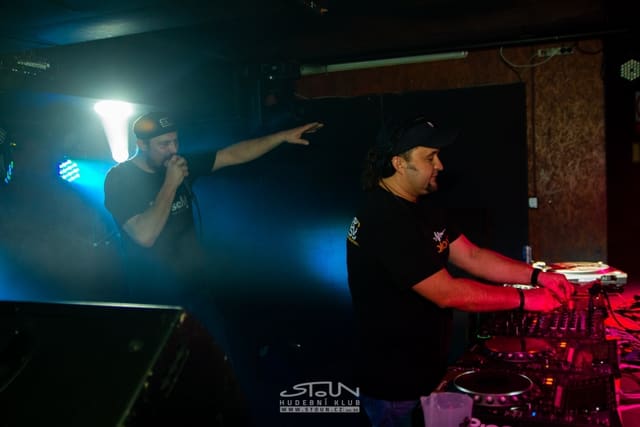 Fotografie z akce: No!se w/ Hrr.nec & Mc Vaant