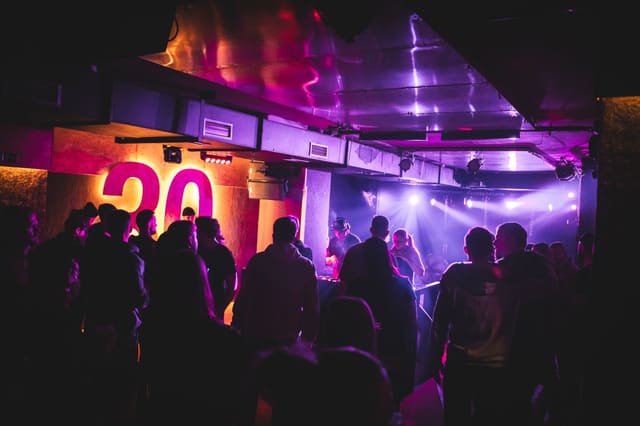 Fotografie z akce: Last Invasion 360 w/ Dj Pixie