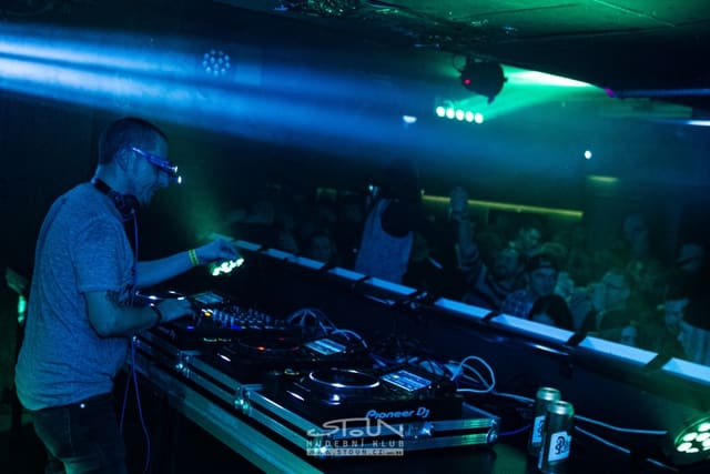 Fotografie z akce: Beats for Love X-Mas w/ Lucca & Chris Sadler