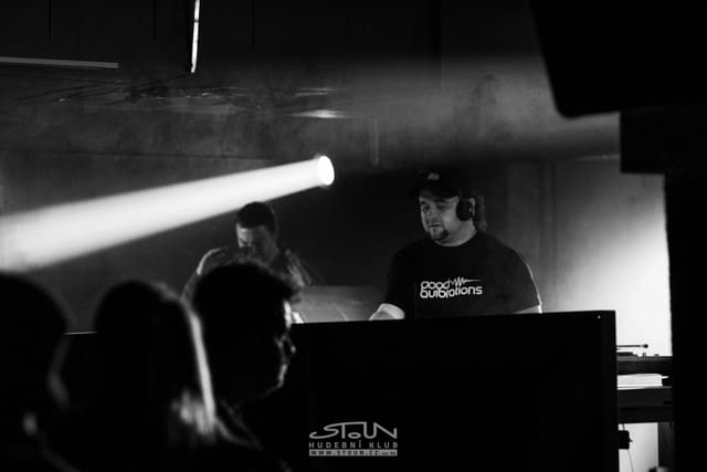 Fotografie z akce: No!se w/ Hrr.nec & Mc Vaant
