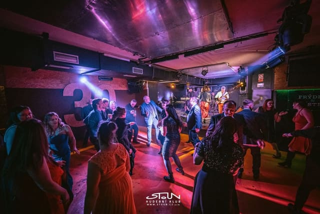 Fotografie z akce: Narozeninový ples STOUNu - 31 let