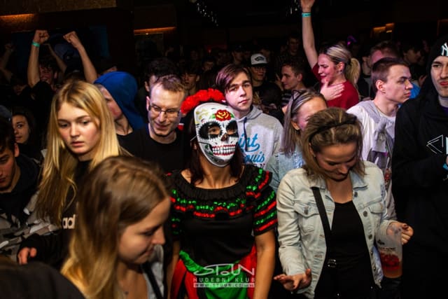 Fotografie z akce: Bass Invasion - carnival edition