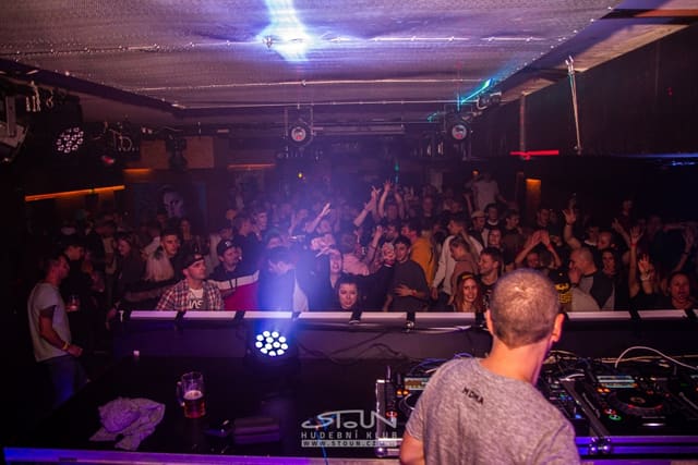 Fotografie z akce: Beats for Love X-Mas w/ Lucca & Chris Sadler