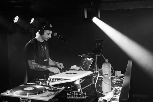 Fotografie z akce: Rest | Ty nikdy Label