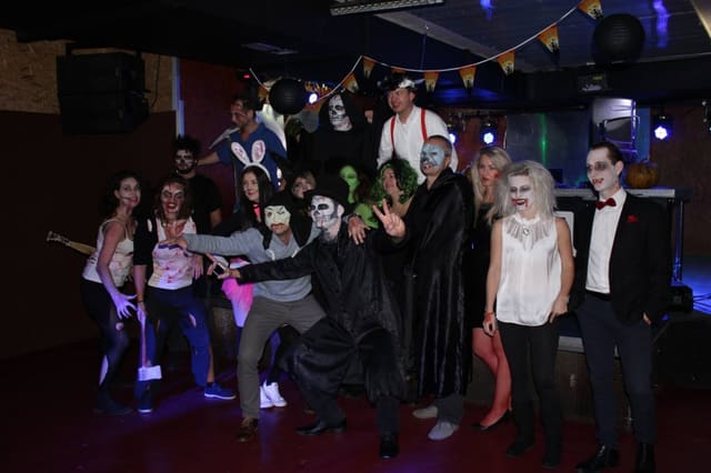 Fotografie z akce: HALLOWEEN GOODWILL PARTY