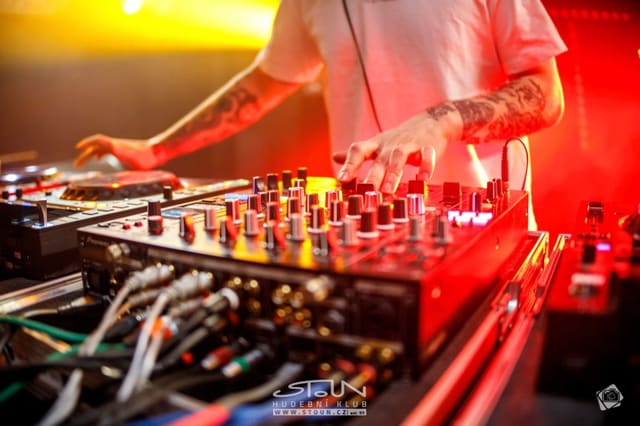 Fotografie z akce: Gunfingers pres. Lock'n'Load w/ ZIGI SC