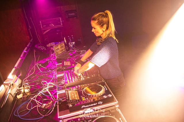 Fotografie z akce: Beats for Love X-Mas w/ Lucca & Chris Sadler